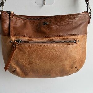 The Sak Shoulder Bag  in Brown/Cognac